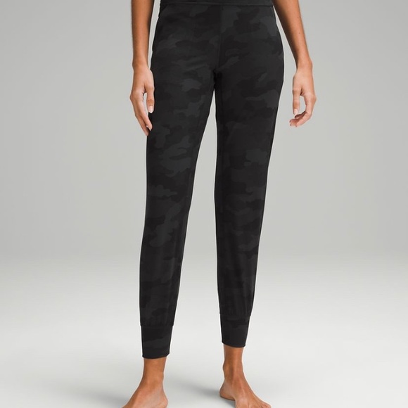 Lululemon Align Joggers - Picture 2 of 5